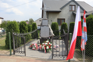 Uroczystość upamiętnienia 81. rocznicy mordu mieszkańców wsi Skłody Borowe Zdjęcie do artykułu Uroczystość upamiętnienia 81. rocznicy mordu mieszkańców wsi Skłody Borowe