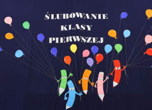 Zdjęcie do artykułu Uroczystość ślubowania uczniów klasy pierwszej