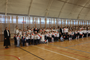 Zdjęcie do artykułu Szkoła do hymnu - 