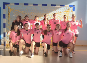 Zdjęcie do artykułu III miejsce w Powiatowych Igrzyskach Młodzieży Szkolnej w piłce ręcznej dziewcząt