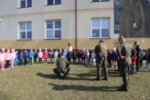 Zdjęcie do artykułu Niecodzienna wizyta w przedszkolu