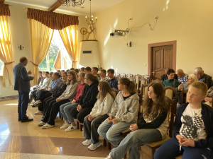 Zdjęcie do artykułu Ósmoklasiści na sesji Rady Gminy Nowe Piekuty