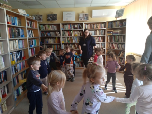 Z wizytą w bibliotece... Zdjęcie do artykułu Z wizytą w bibliotece...